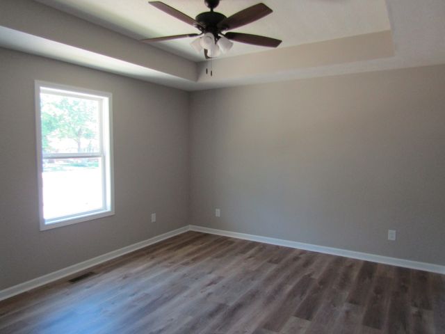 500 Crescent Factory Rd, Lawrenceburg, TN 38464