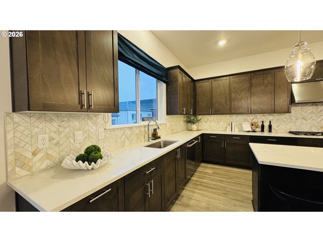 11651 Sw Hayrick Ter, Beaverton, OR 97007