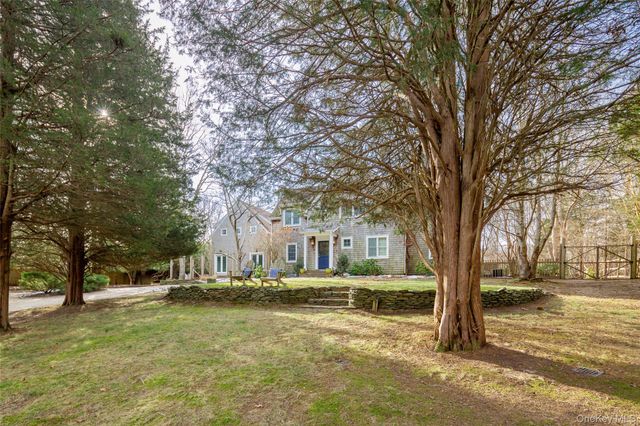 10 Deer Path, East Hampton, NY 11937