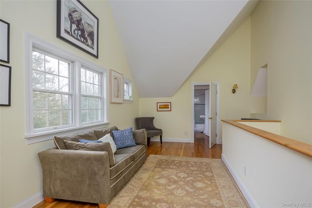 10 Deer Path, East Hampton, NY 11937