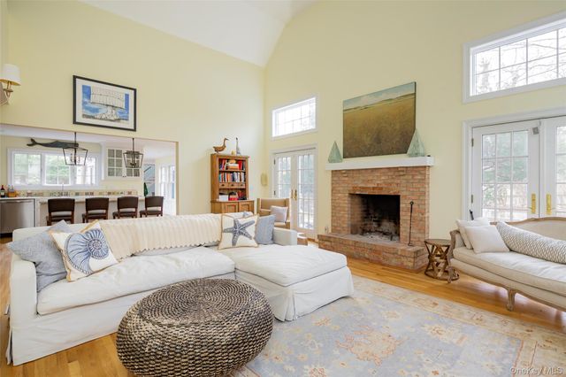 10 Deer Path, East Hampton, NY 11937