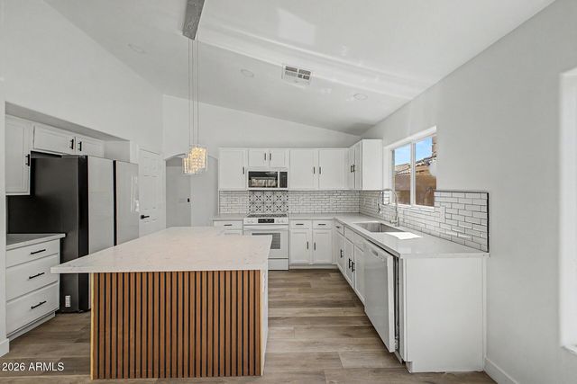 22258 W TWILIGHT Trail, Buckeye, AZ 85326