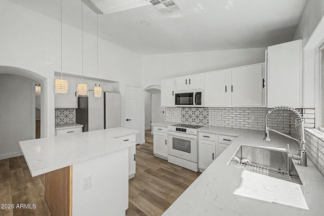 22258 W TWILIGHT Trail, Buckeye, AZ 85326