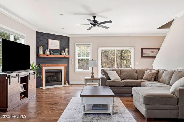 121 Longleaf Drive, West End, NC 27376