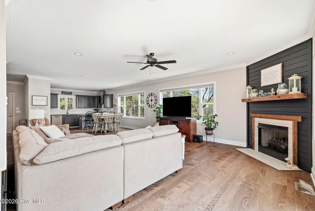 121 Longleaf Drive, West End, NC 27376