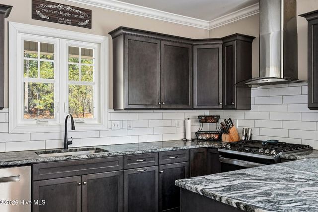 121 Longleaf Drive, West End, NC 27376