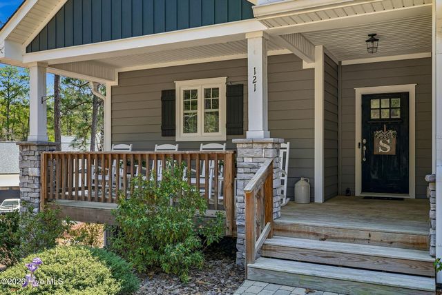 121 Longleaf Drive, West End, NC 27376