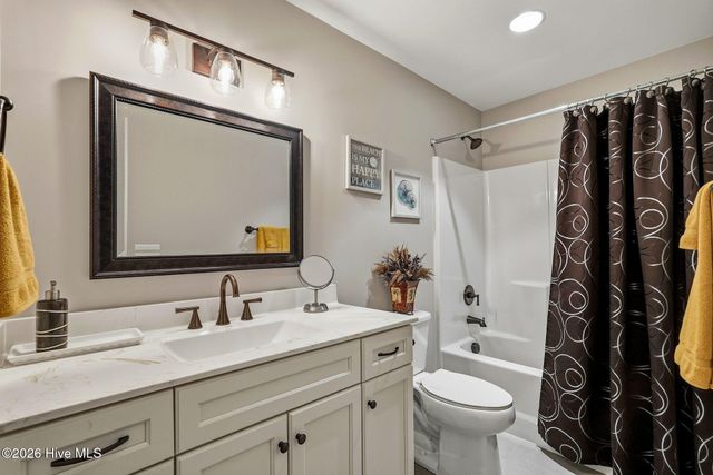 121 Longleaf Drive, West End, NC 27376