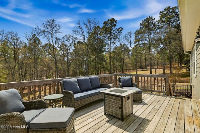 121 Longleaf Drive, West End, NC 27376