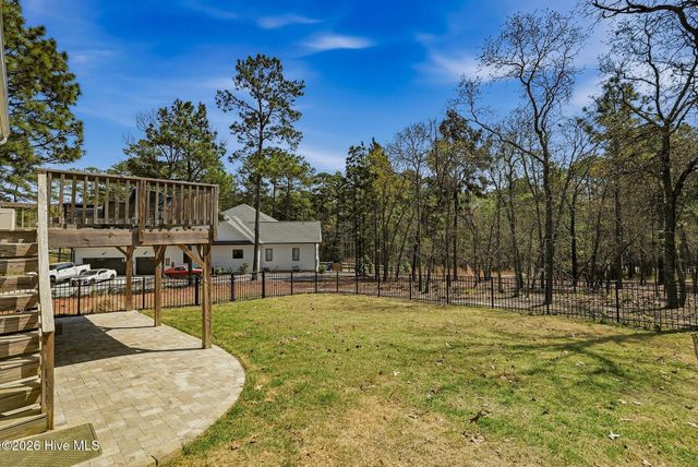 121 Longleaf Drive, West End, NC 27376