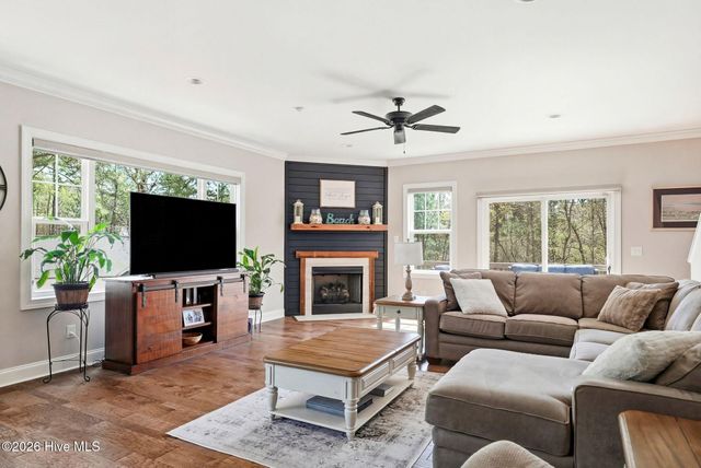 121 Longleaf Drive, West End, NC 27376