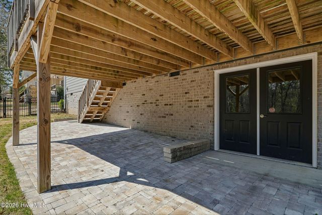 121 Longleaf Drive, West End, NC 27376