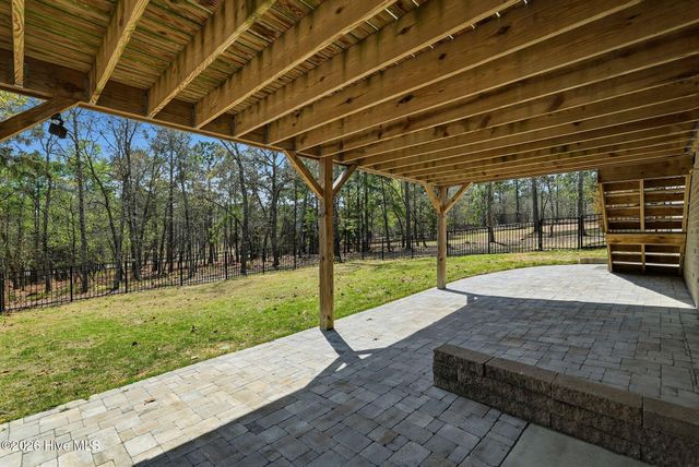 121 Longleaf Drive, West End, NC 27376