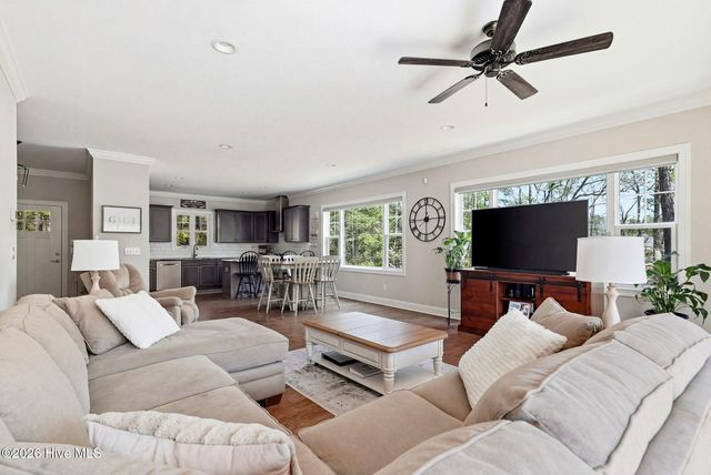 121 Longleaf Drive, West End, NC 27376