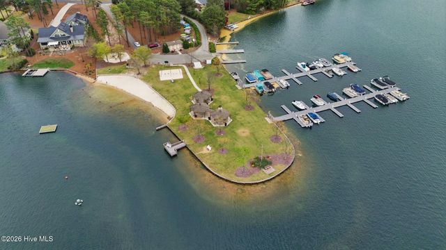 121 Longleaf Drive, West End, NC 27376