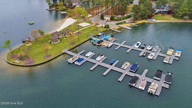 121 Longleaf Drive, West End, NC 27376