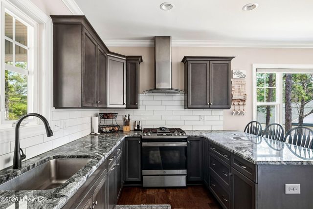 121 Longleaf Drive, West End, NC 27376