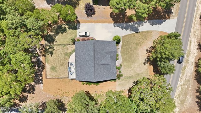 121 Longleaf Drive, West End, NC 27376