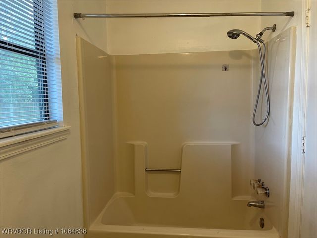 101 W Howard Street, Roland, OK 74954