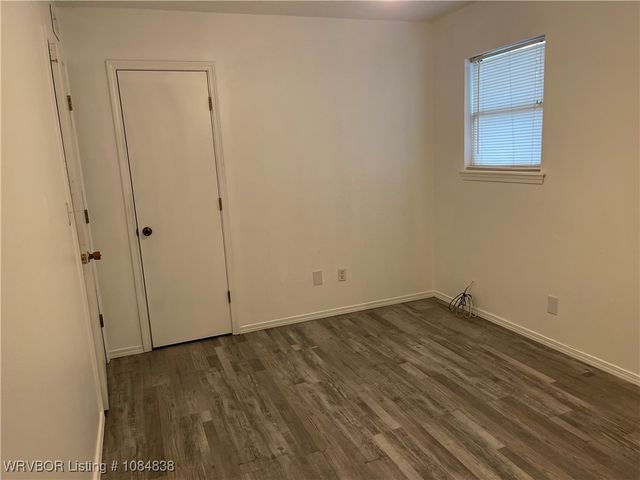 101 W Howard Street, Roland, OK 74954