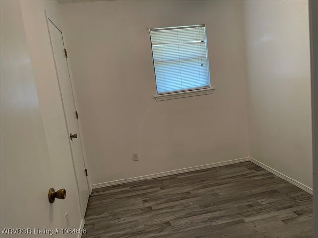 101 W Howard Street, Roland, OK 74954