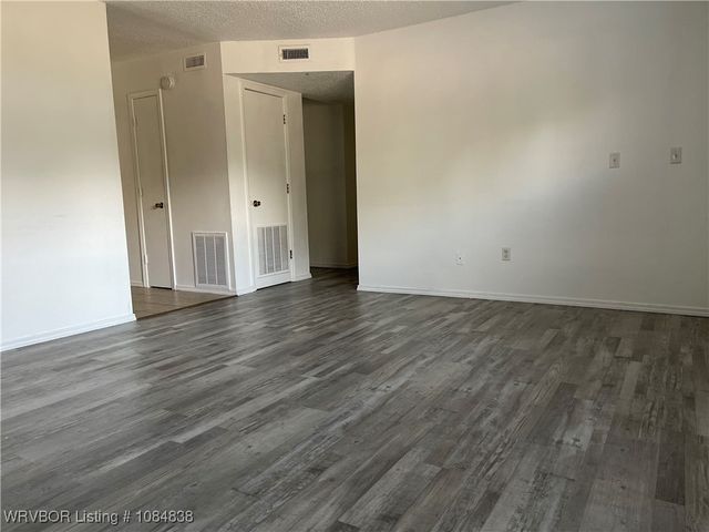 101 W Howard Street, Roland, OK 74954