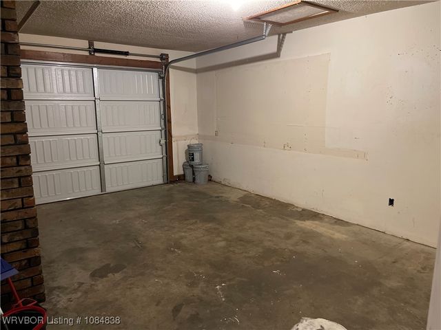 101 W Howard Street, Roland, OK 74954