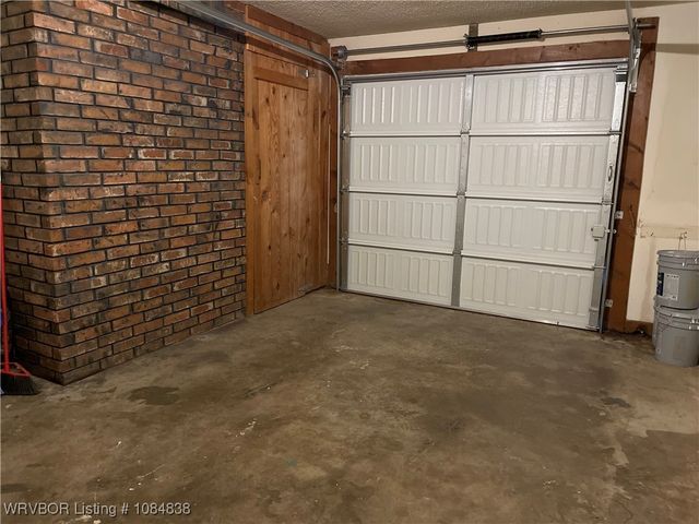 101 W Howard Street, Roland, OK 74954