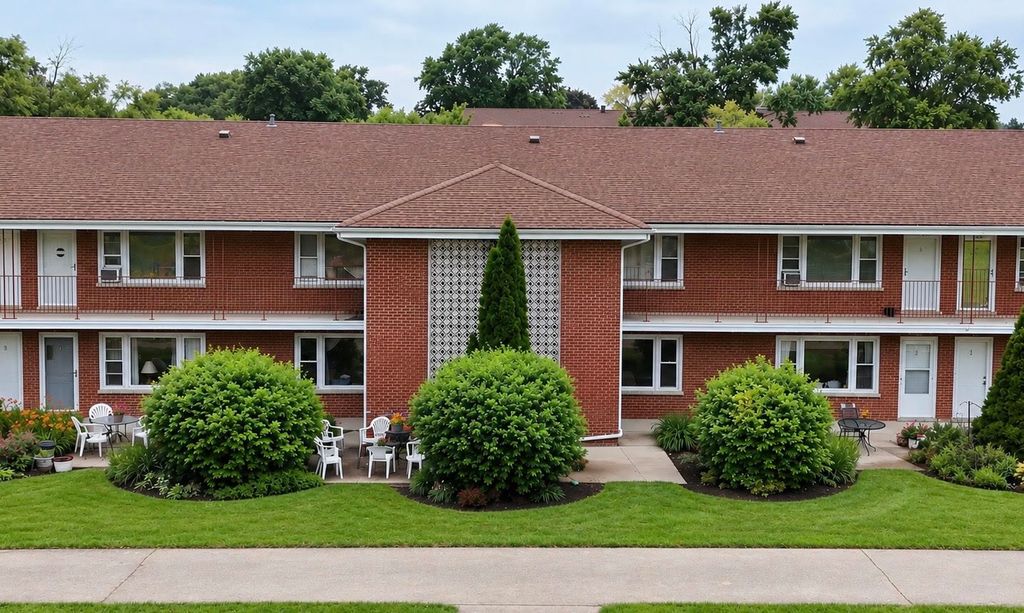 1105 Holiday Lane 14, Des Plaines, IL 60016