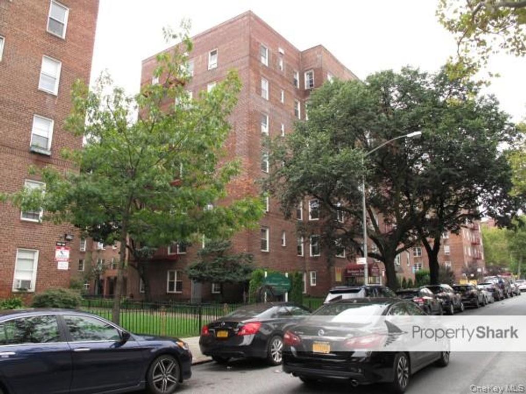 64-35 Yellowstone Boulevard 5N, Forest Hills, NY 11375