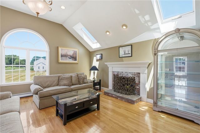 27 Charles Avenue, Uxbridge, MA 01569