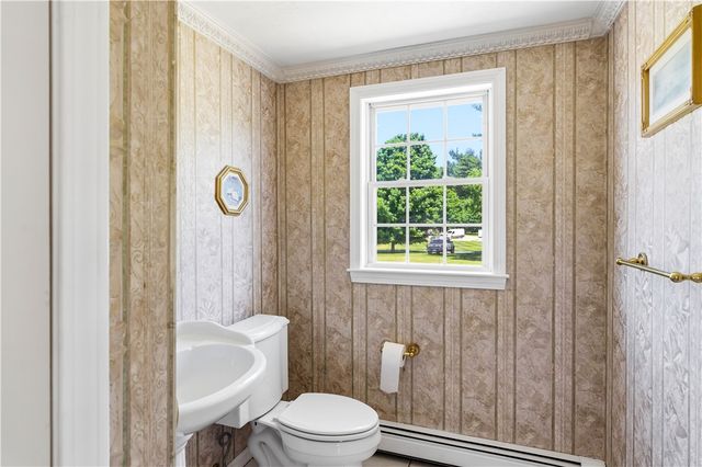 27 Charles Avenue, Uxbridge, MA 01569