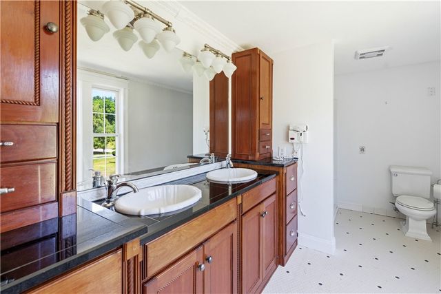 27 Charles Avenue, Uxbridge, MA 01569