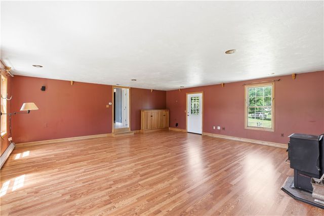 27 Charles Avenue, Uxbridge, MA 01569