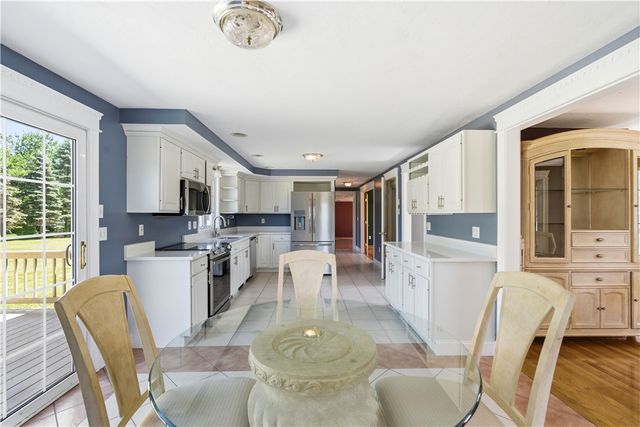 27 Charles Avenue, Uxbridge, MA 01569