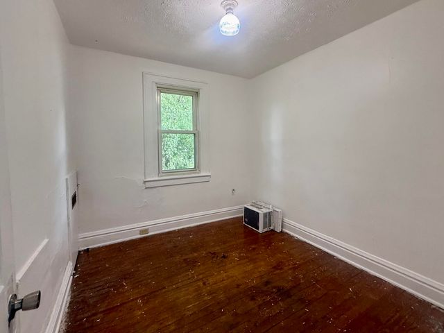 1030 21st Street, Huntington, WV 25701