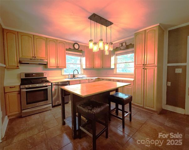 616 E Oakwood Avenue, Albemarle, NC 28001