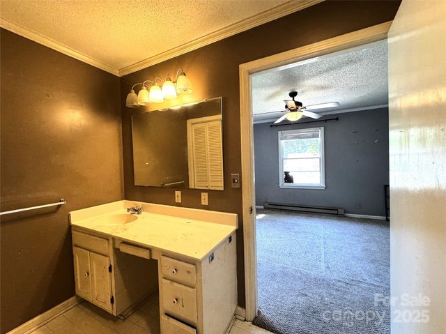 616 E Oakwood Avenue, Albemarle, NC 28001