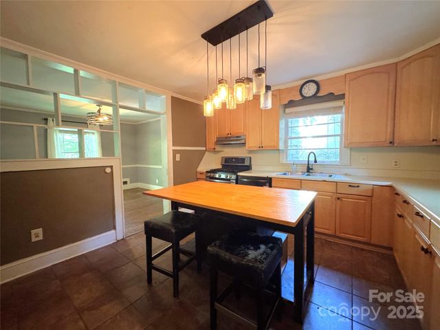 616 E Oakwood Avenue, Albemarle, NC 28001