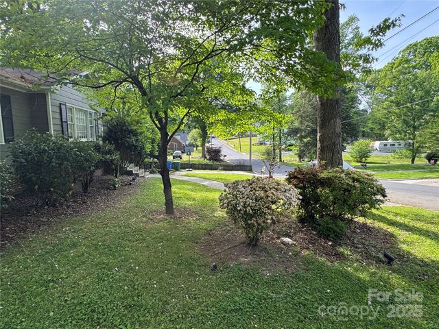 616 E Oakwood Avenue, Albemarle, NC 28001
