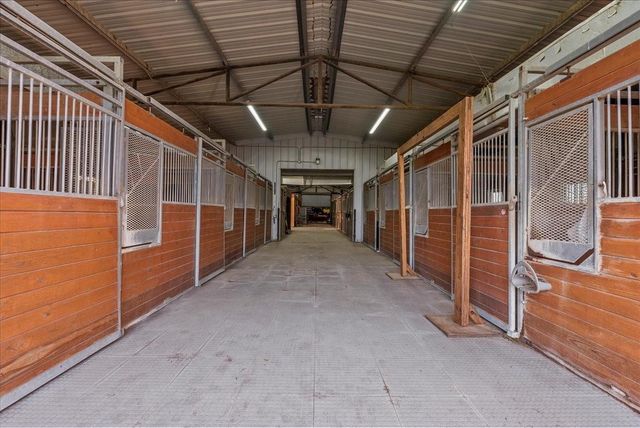 10431 N P Street, La Porte, TX 77571