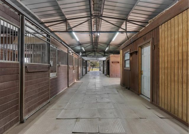 10431 N P Street, La Porte, TX 77571