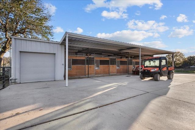 10431 N P Street, La Porte, TX 77571