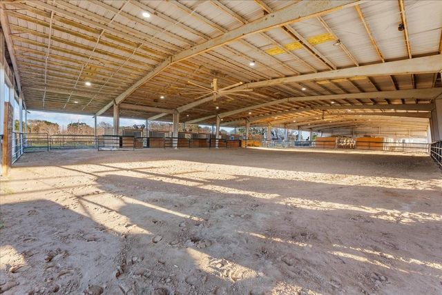 10431 N P Street, La Porte, TX 77571