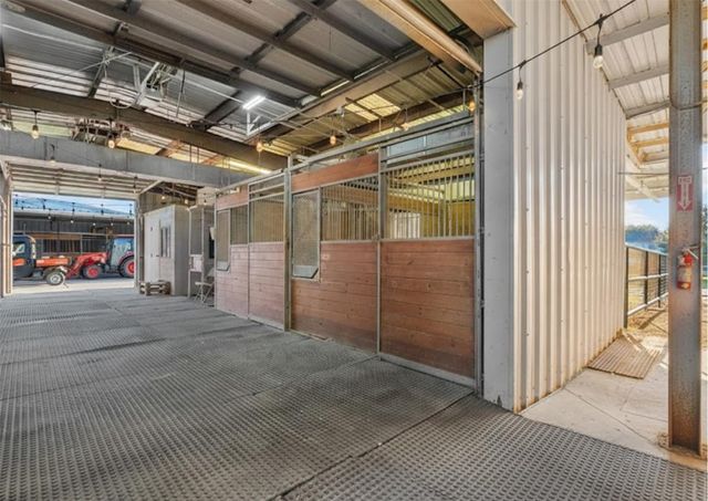 10431 N P Street, La Porte, TX 77571