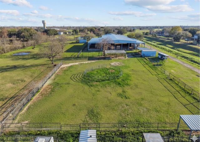 10431 N P Street, La Porte, TX 77571