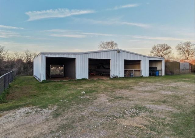 10431 N P Street, La Porte, TX 77571