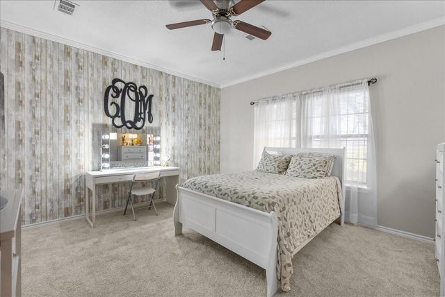 10431 N P Street, La Porte, TX 77571