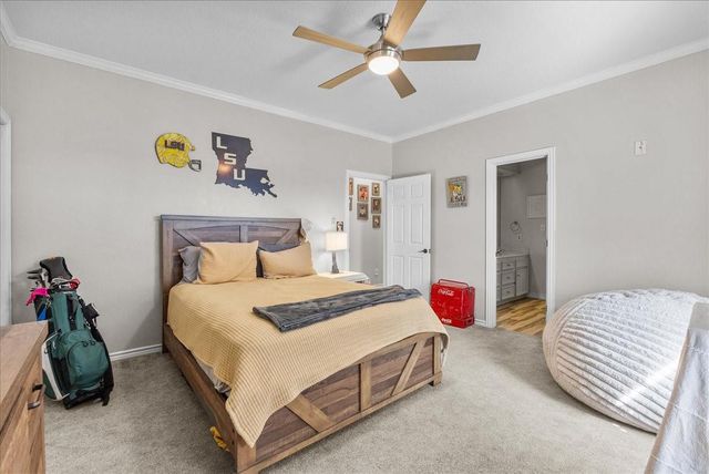 10431 N P Street, La Porte, TX 77571