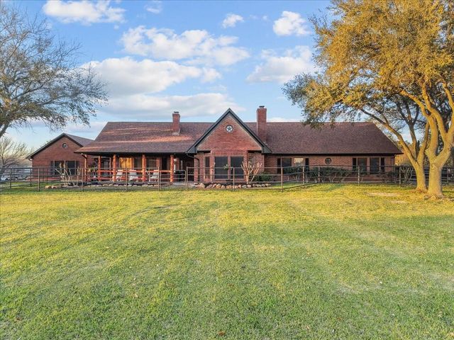 10431 N P Street, La Porte, TX 77571